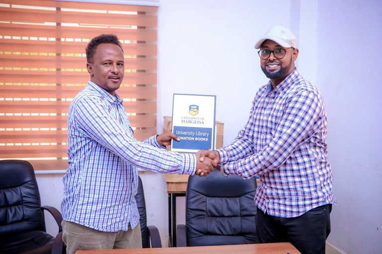 𝗨𝗻𝗶𝘃𝗲𝗿𝘀𝗶𝘁𝘆 𝗼𝗳 𝗛𝗮𝗿𝗴𝗲𝗶𝘀𝗮 𝗟𝗶𝗯𝗿𝗮𝗿𝘆 𝗗𝗼𝗻𝗮𝘁𝗲𝘀 𝗕𝗼𝗼𝗸𝘀 𝘁𝗼 𝗙𝗼𝘂𝗿 𝗟𝗶𝗯𝗿𝗮𝗿𝗶𝗲𝘀 𝗶𝗻 𝗛𝗮𝗿𝗴𝗲𝗶𝘀𝗮