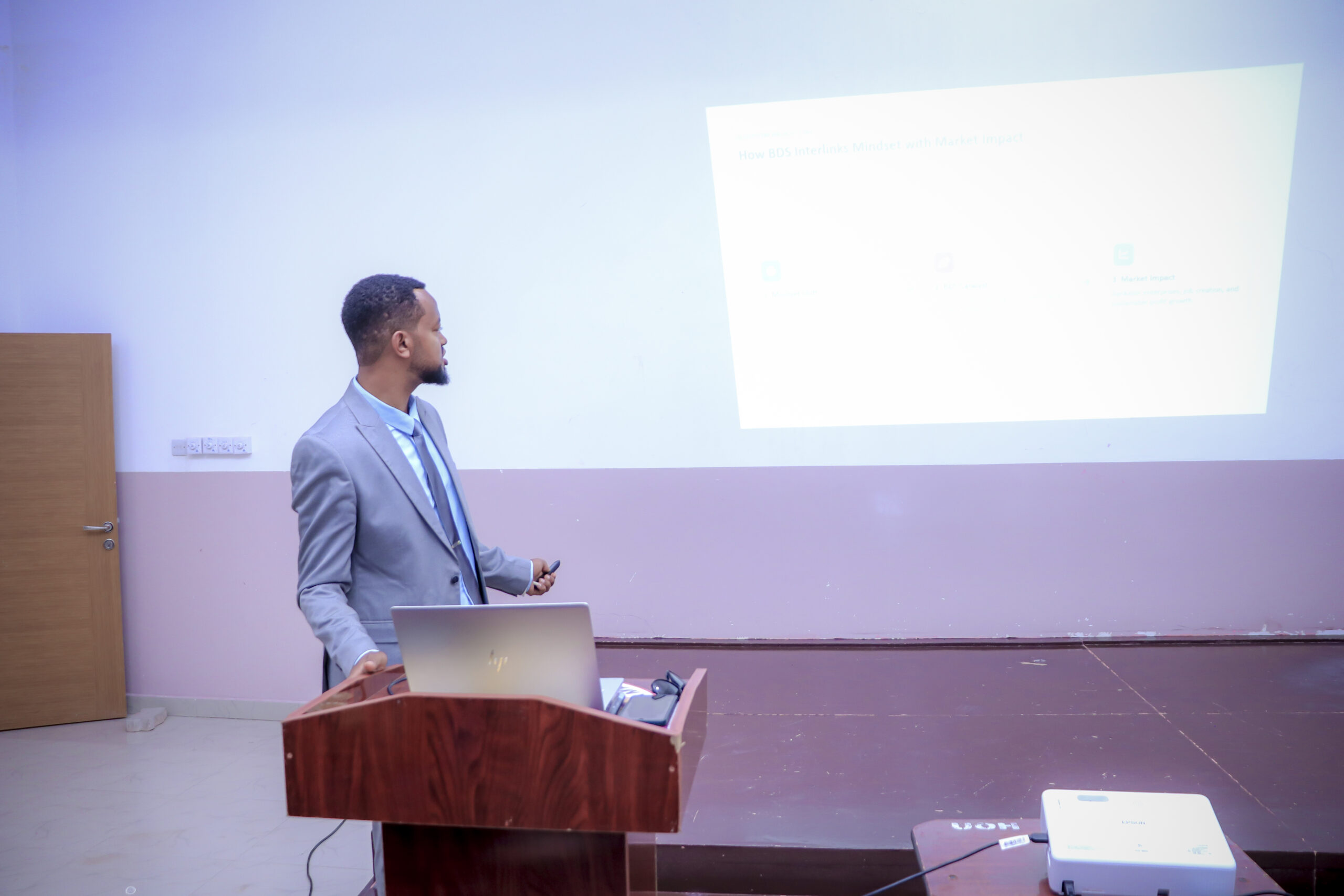 𝗨𝗡𝗜𝗩𝗘𝗥𝗦𝗜𝗧𝗬 𝗢𝗙 𝗛𝗔𝗥𝗚𝗘𝗜𝗦𝗔 𝗢𝗥𝗚𝗔𝗡𝗜𝗭𝗘𝗦 𝗚𝗨𝗘𝗦𝗧 𝗟𝗘𝗖𝗧𝗨𝗥𝗘 𝗢𝗡 𝗘𝗡𝗧𝗥𝗘𝗣𝗥𝗘𝗡𝗘𝗨𝗥𝗦𝗛𝗜𝗣 𝗔𝗡𝗗 𝗦𝗨𝗦𝗧𝗔𝗜𝗡𝗔𝗕𝗟𝗘 𝗕𝗨𝗦𝗜𝗡𝗘𝗦𝗦 𝗗𝗘𝗩𝗘𝗟𝗢𝗣𝗠𝗘𝗡𝗧